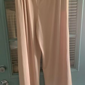 Brand new 2 piece wide leg set.